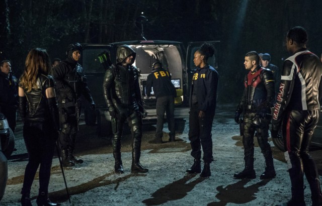 arrow-seasonsix-finale-3.jpg